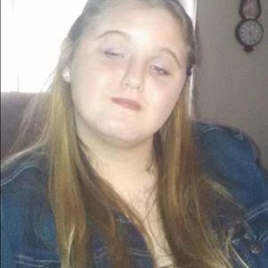 Meet your Posher, Cynthia